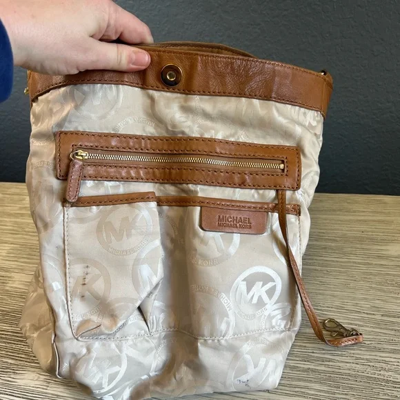 Vintage Michael Kors Tan Leather Shoulder Bag with Gold Accents - Picture 11 of 16